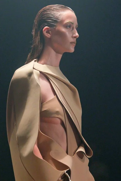 Look 5